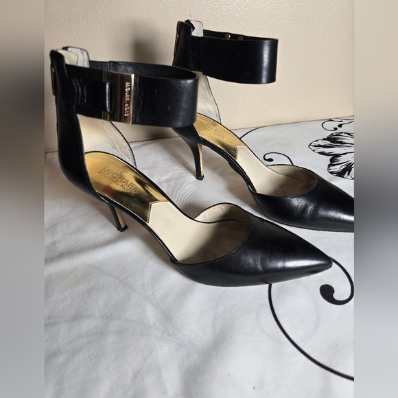 🔥EUC MICHAEL KORS LEATHER GIULIANA MID ANKLE STRAP PUMPS - Picture 5 of 16
